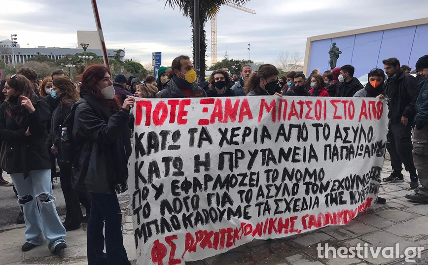 ΑΠΘ: Συγκεντρώσεις φοιτητών για τα υγειονομικά πρωτόκολλα και κατά της αστυνομικής επιχείρησης στη νέα κατάληψη