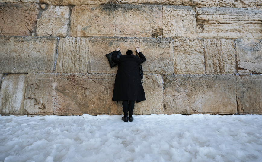 Στα λευκά η Ιερουσαλήμ, το Ισραήλ και η Δυτική Όχθη Στα λευκά η Ιερουσαλήμ, το Ισραήλ και η Δυτική Όχθη