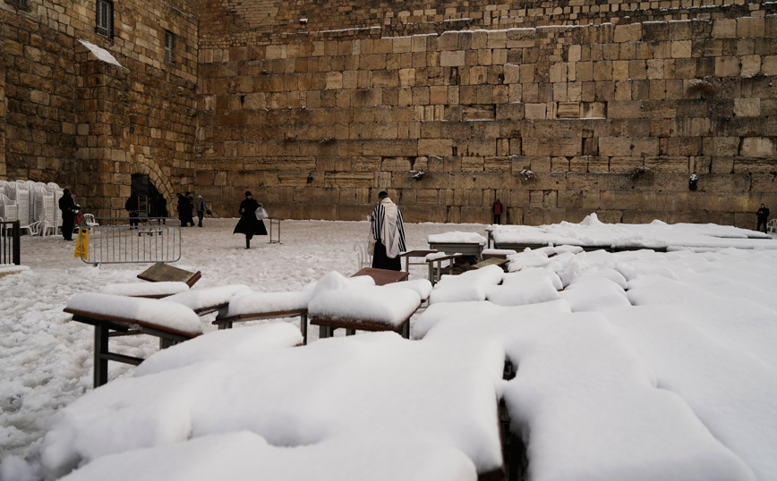 Στα λευκά η Ιερουσαλήμ, το Ισραήλ και η Δυτική Όχθη Στα λευκά η Ιερουσαλήμ, το Ισραήλ και η Δυτική Όχθη