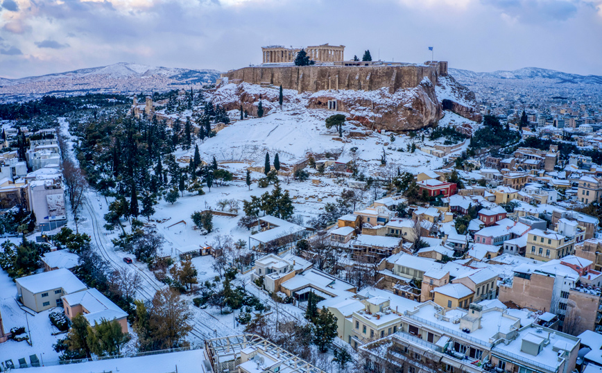 Η ακρόπολη χιονισμένη
