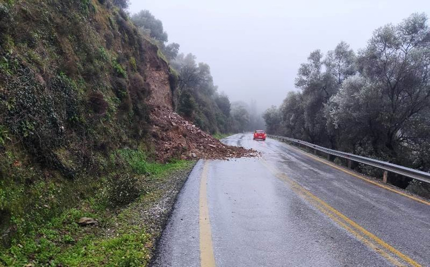 Κατολισθήσεις σε δρόμους των Χανίων από την βροχόπτωση Κατολισθήσεις σε δρόμους των Χανίων από την βροχόπτωση