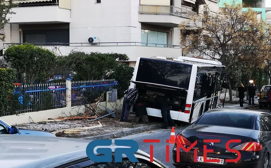 Χωρίς οδηγό το λεωφορείο που προκάλεσε το ατύχημα Χωρίς οδηγό το λεωφορείο που προκάλεσε το ατύχημα