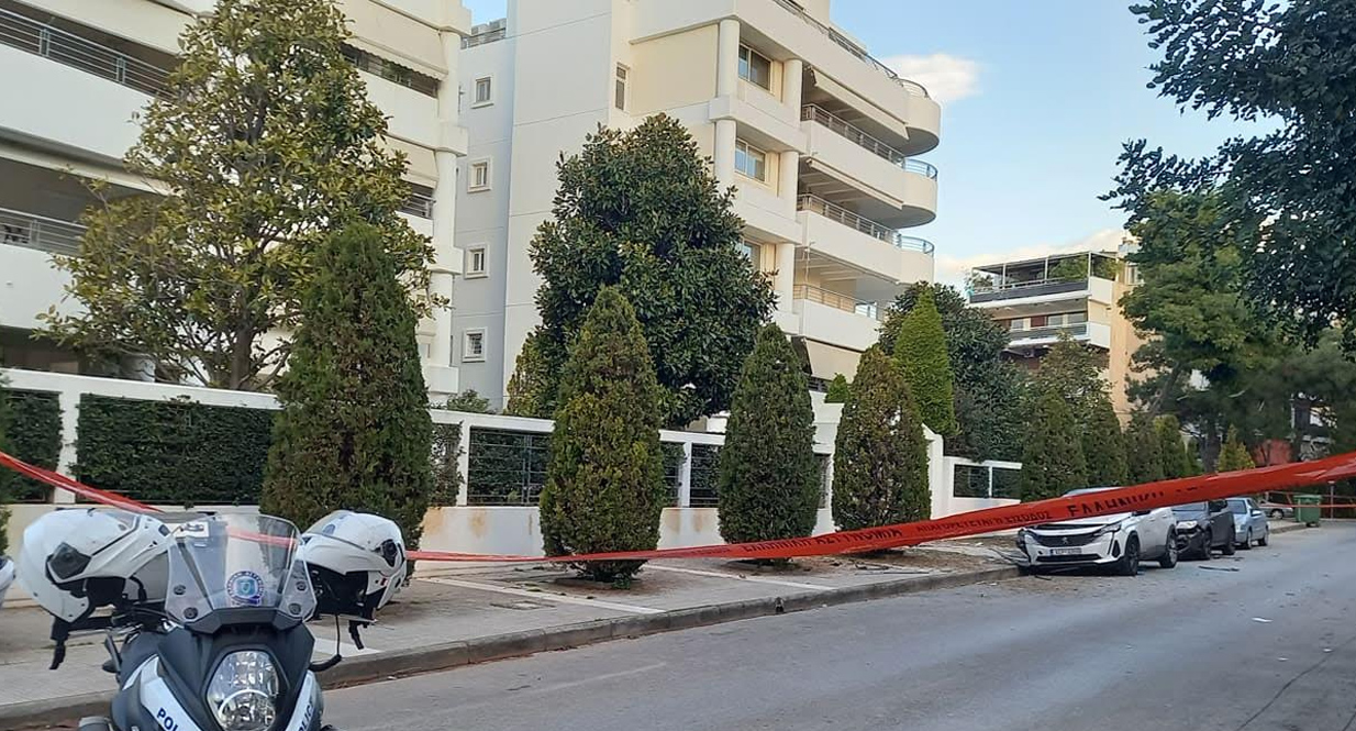 Γλυφάδα: Εξερράγη εκρηκτικός μηχανισμός σε συγκρότημα κατοικιών &#8211; Οι πρώτες εικόνες