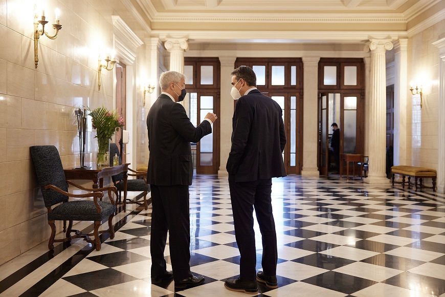 Με κορυφαίους εκπροσώπους του επιχειρηματικού κόσμου δείπνησε στην Αθήνα ο επικεφαλής της JP Morgan, Τζέιμι Ντάιμον