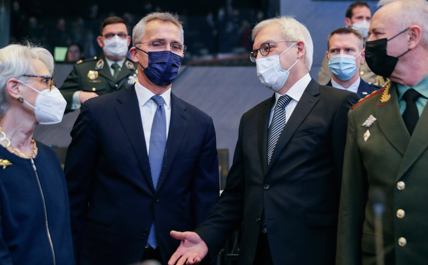 ΝΑΤΟ και Ρωσία προσπαθούν να αποκλιμακώσουν την ένταση