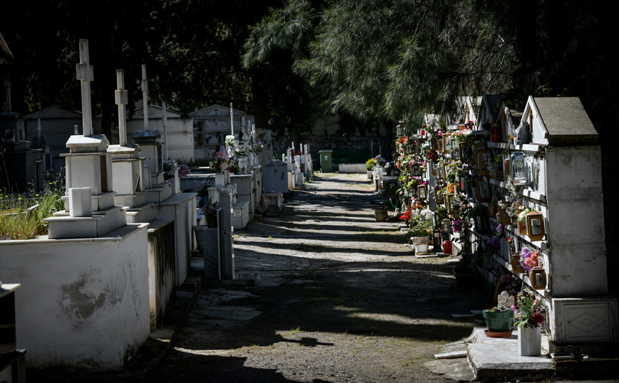 Άγριος καβγάς σε νεκροταφείο στην Κρήτη – Αδέρφια πιάστηκαν στα χέρια