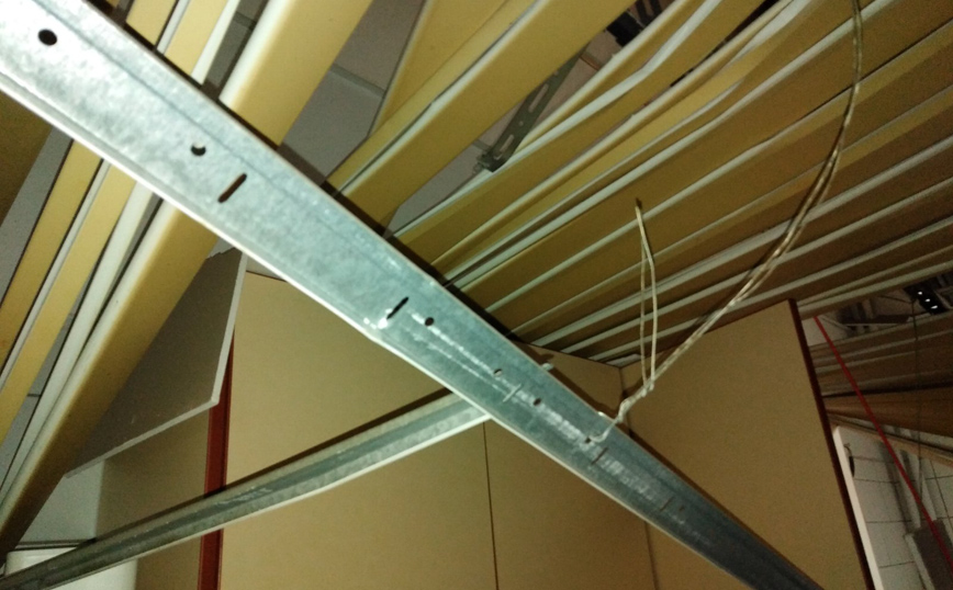 Κατέρρευσε οροφή στο νοσοκομείο «Ευαγγελισμός» Κατέρρευσε οροφή στο νοσοκομείο «Ευαγγελισμός»