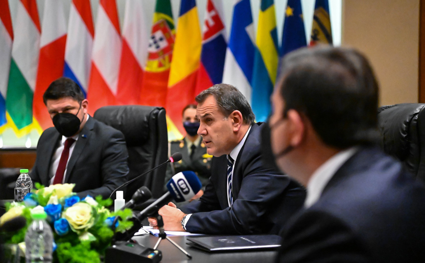 Ο υπουργός Εθνικής Άμυνας Ο υπουργός Εθνικής Άμυνας