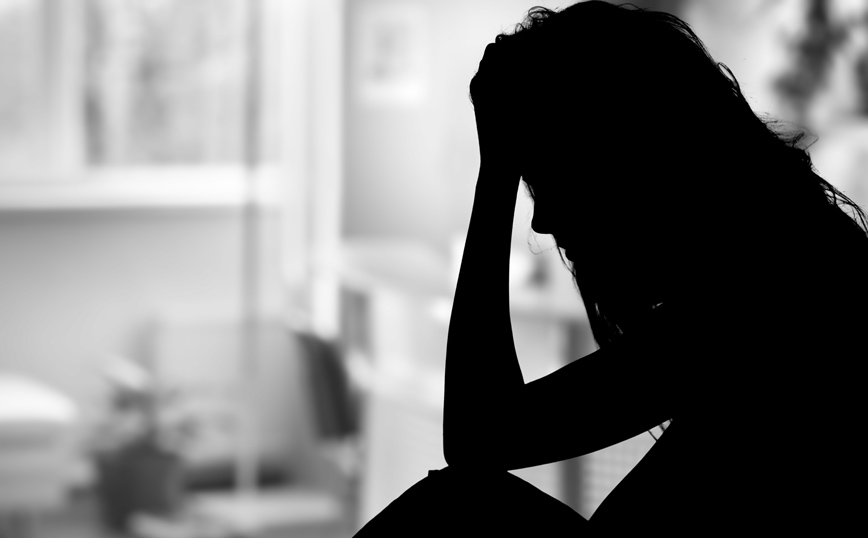 Πατέρας κατηγορείται ότι βίαζε πέντε χρόνια την 28χρονη κόρη του