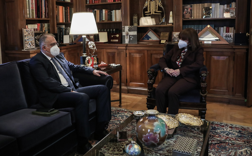 Σακελλαροπούλου - Θεοδωρικάκος 