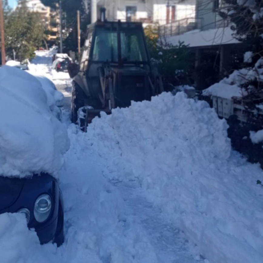 Οι Ένοπλες Δυνάμεις βοηθούν και τους Δήμους Οι Ένοπλες Δυνάμεις βοηθούν και τους Δήμους