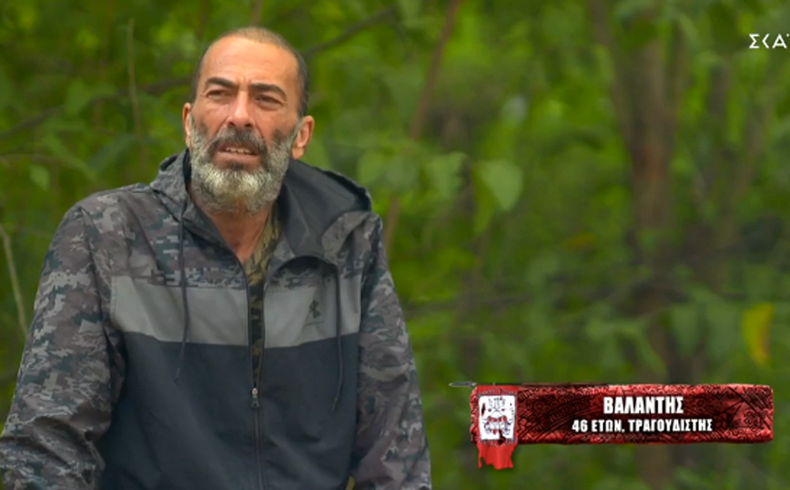 Survivor 5: «Ξένο σώμα» ο Βαλάντης στην ομάδα των Διασήμων – «Αν είχες τσίπα, θα είχες φύγει»