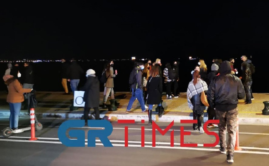 Υπόθεση ομαδικού βιασμού: Διαμαρτυρία σε εξέλιξη στη Θεσσαλονίκη Υπόθεση ομαδικού βιασμού: Διαμαρτυρία σε εξέλιξη στη Θεσσαλονίκη