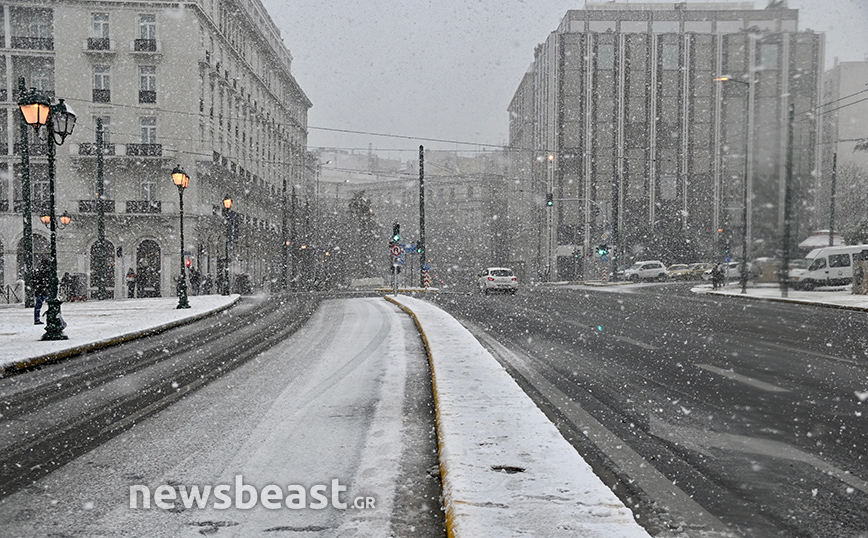 Χιόνια στο κέντρο της Αθήνας Χιόνια στο κέντρο της Αθήνας