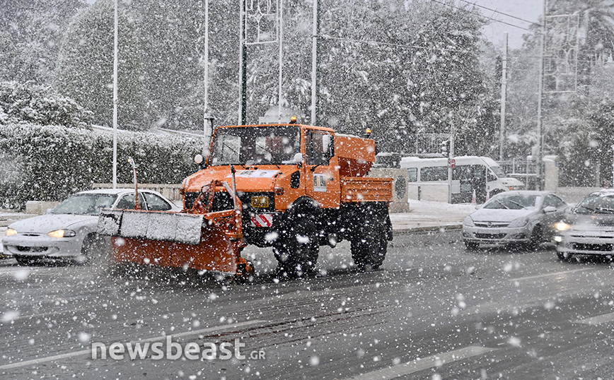 Χιόνια στο κέντρο της Αθήνας Χιόνια στο κέντρο της Αθήνας