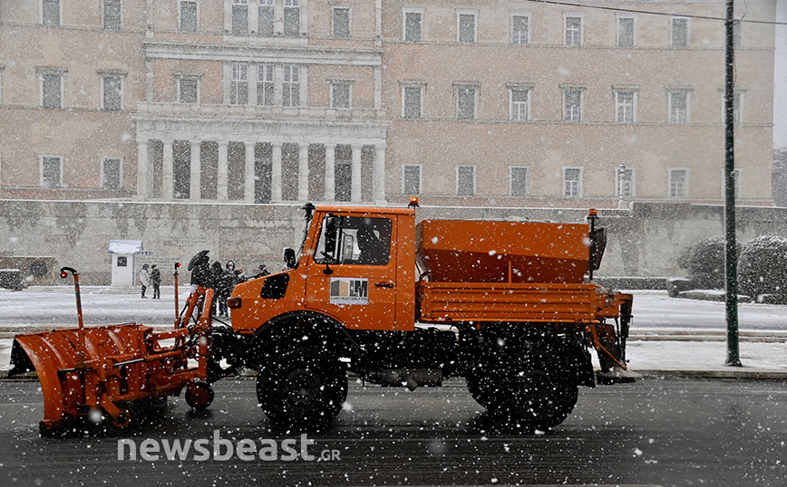 Χιόνια στο κέντρο της Αθήνας Χιόνια στο κέντρο της Αθήνας