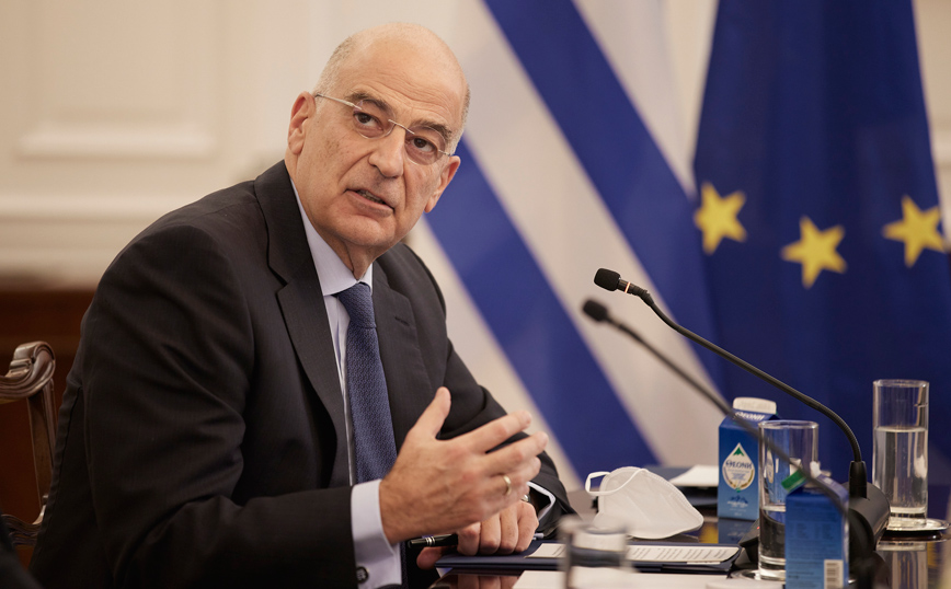 Τηλεδιάσκεψη με πρέσβεις