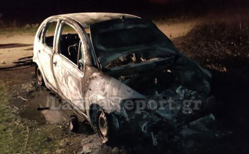 Φθιώτιδα: Απίστευτη περιπέτεια για μητέρα με τη 10χρονη κόρη της – Χάθηκε και πήρε το αυτοκίνητο φωτιά εν κινήσει