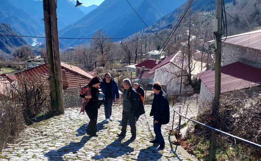 Οικογενειακά στη Νεράιδα Τρικάλων ο Αλέξης Τσίπρας Οικογενειακά στη Νεράιδα Τρικάλων ο Αλέξης Τσίπρας