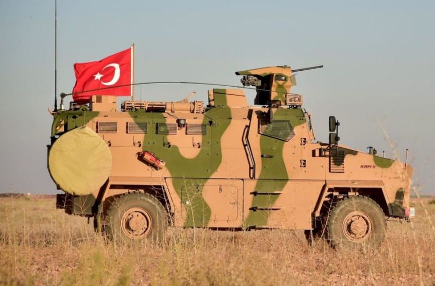 Τουρκία: Τρεις στρατιωτικοί σκοτώθηκαν σε έκρηξη βόμβας στα σύνορα με τη Συρία