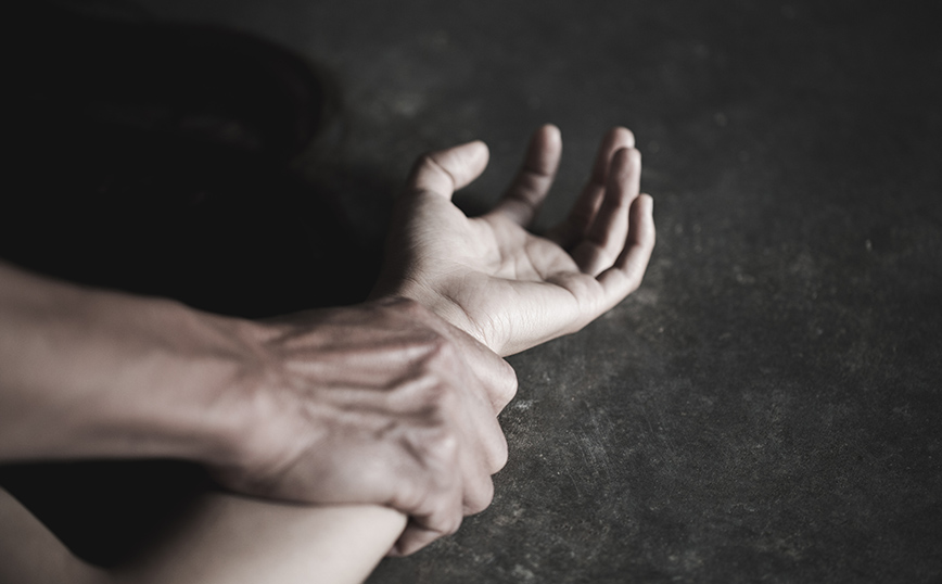 Σκιάθος: 43χρονη κατήγγειλε ότι τη βίασε ο πρώην σύζυγός της – Απείλησε να τη σκοτώσει