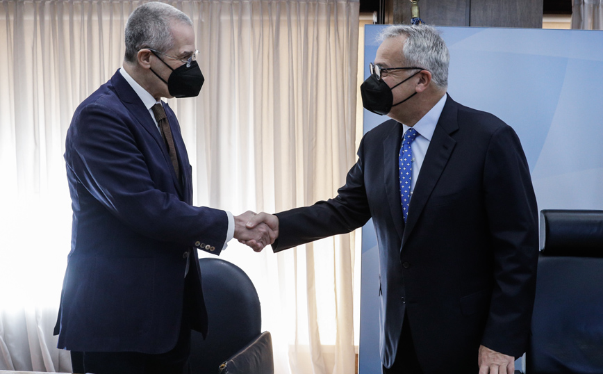 Ορκίστηκε Έλληνας πολίτης ο ιστορικός Μαρκ Μαζάουερ Ορκίστηκε Έλληνας πολίτης ο ιστορικός Μαρκ Μαζάουερ