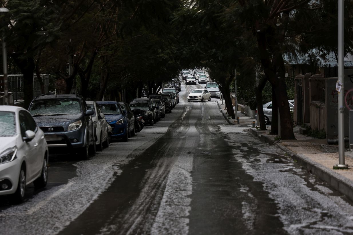 Χιονοκαταιγίδα: Το σπάνιο φαινόμενο που αναμένεται να πλήξει την Αττική