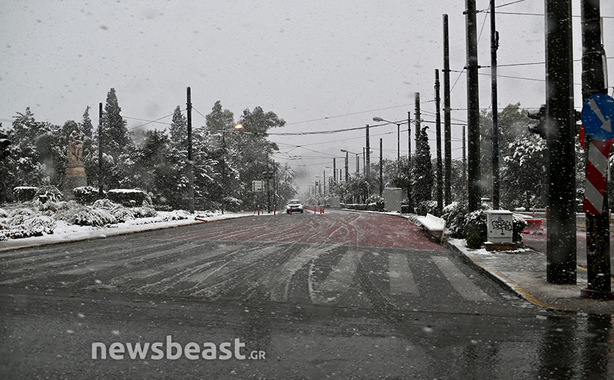 Χιόνια στην Αθήνα Χιόνια στην Αθήνα