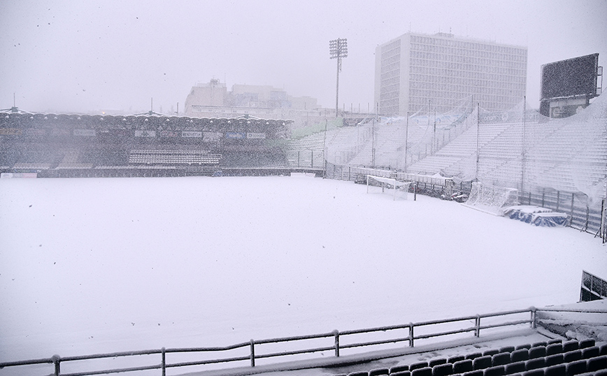 Χιόνια στο γήπεδο Απόστολος Νικολαΐδης Χιόνια στο γήπεδο Απόστολος Νικολαΐδης
