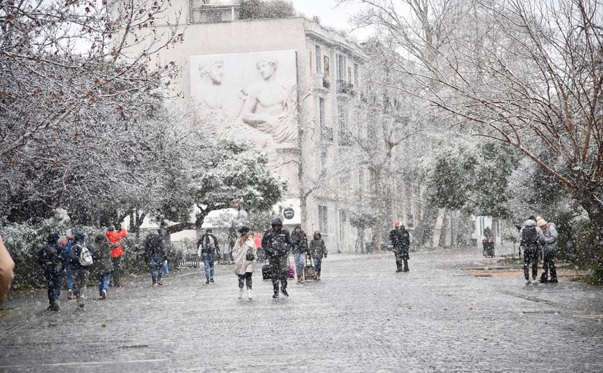 Χιόνια στην Αθήνα Χιόνια στην Αθήνα