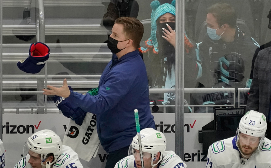 Brian Hamilton μιλά με τη φίλαθλο που του έσωσε τη ζωή Brian Hamilton μιλά με τη φίλαθλο που του έσωσε τη ζωή