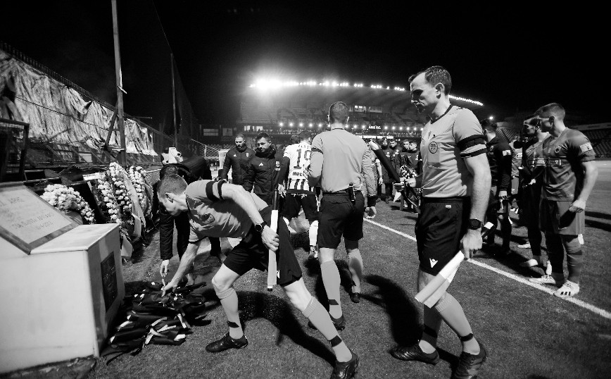 Συγκίνηση για τον 19χρονο Άλκη στο Άρης - ΑΕΚ Συγκίνηση για τον 19χρονο Άλκη στο Άρης - ΑΕΚ