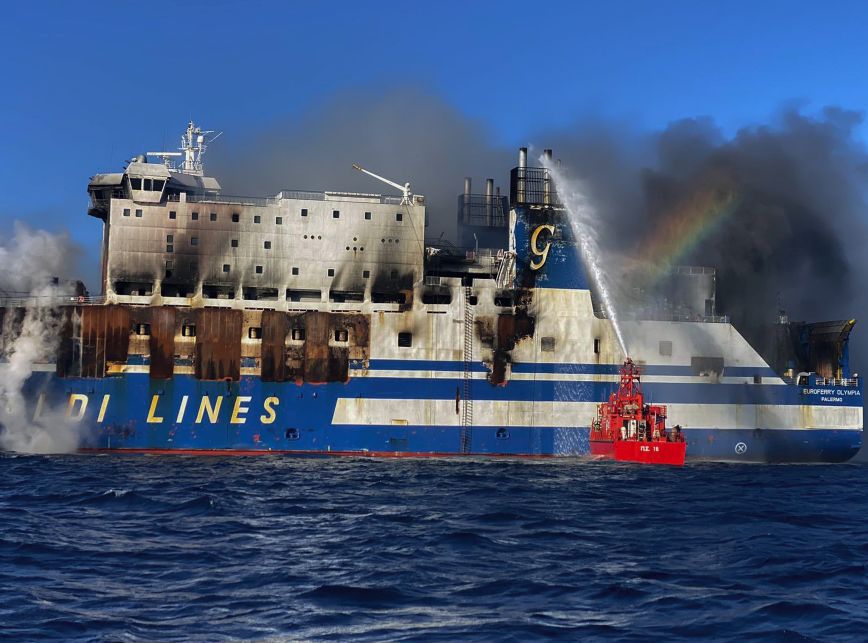 Euroferry Olympia: 4 λεπτά έχουν διαθέσιμα οι πυροσβέστες στο γκαράζ λόγω έλλειψης οξυγόνου