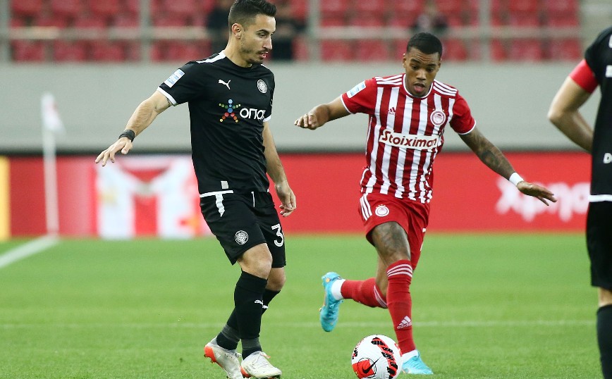 Φάση από τον αγώνα Ολυμπιακός - ΟΦΗ Φάση από τον αγώνα Ολυμπιακός - ΟΦΗ