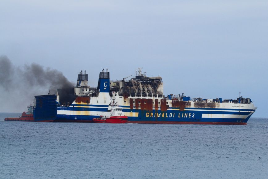 Euroferry Olympia: Πληροφορίες για ακόμη 4-5 επιζώντες &#8211; Αισιοδοξία μετά τη διάσωση του 21χρονου