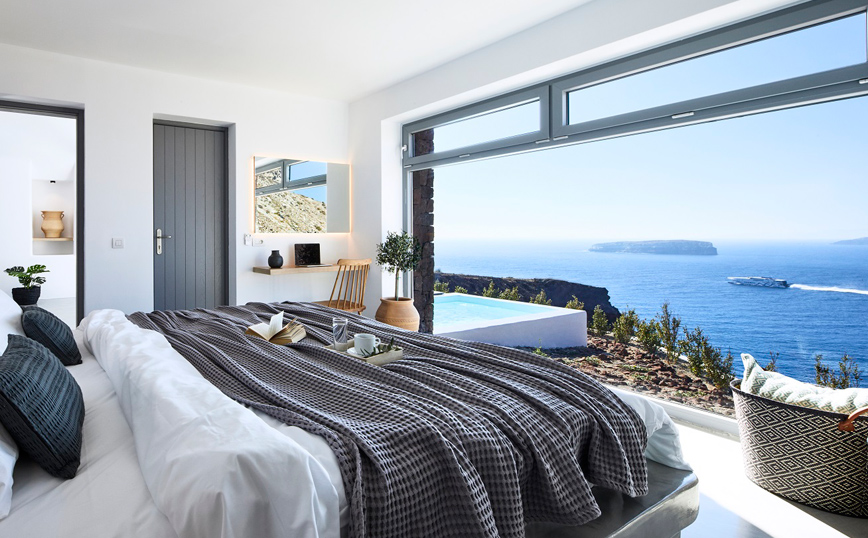 Το νέο eco-conscious boutique resort της COCO-MAT βρίσκεται στη Σαντορίνη