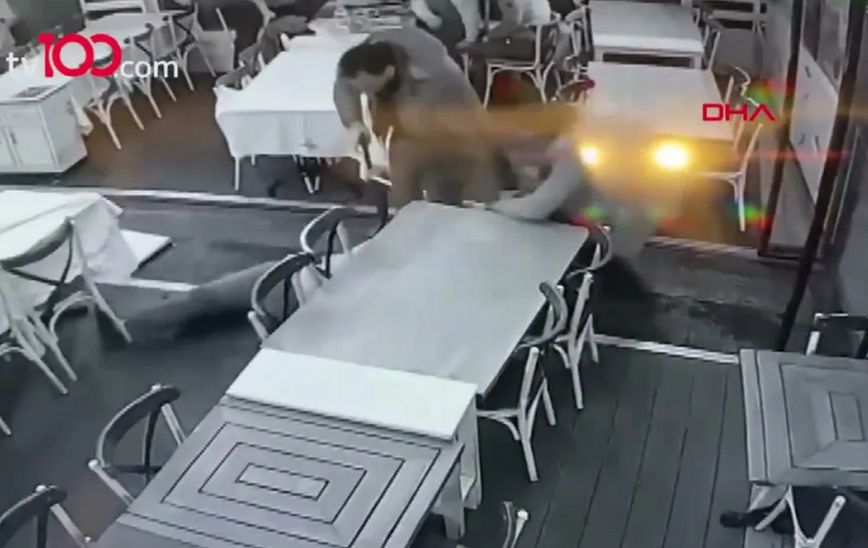 Σοκαριστικό βίντεο: Η στιγμή της δολοφονικής επίθεσης σε γνωστό δικηγόρο και νομικό σύμβουλο της Μπεσίκτας