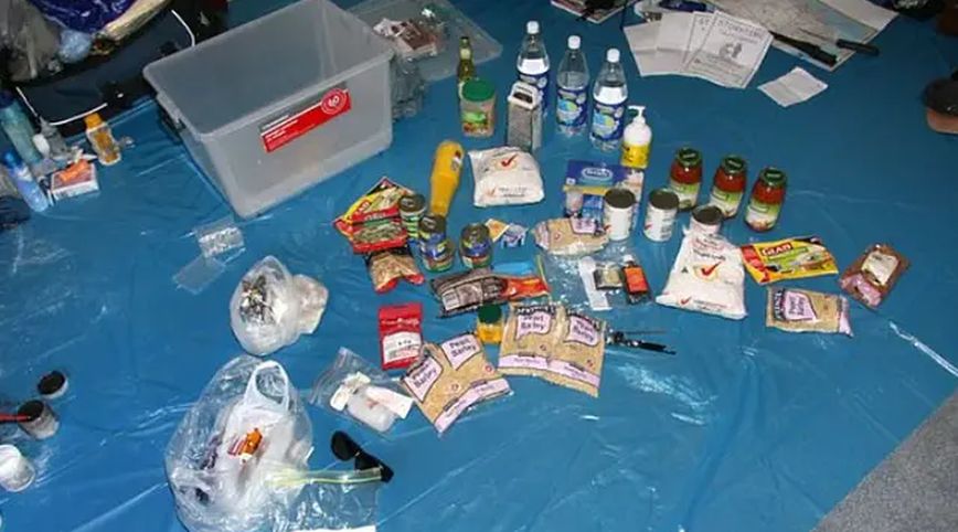 Προμήθειες ενός φυγά Προμήθειες ενός φυγά