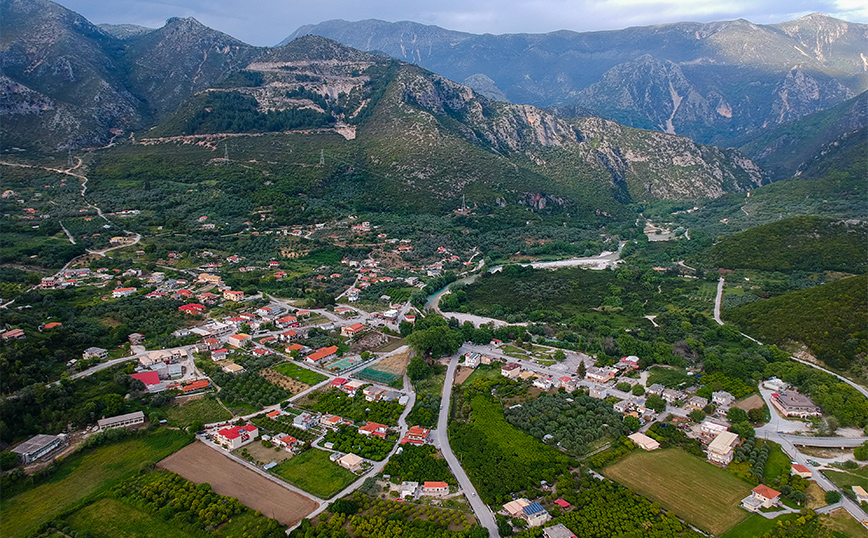 Το χωριό Γλυκή από ψηλά