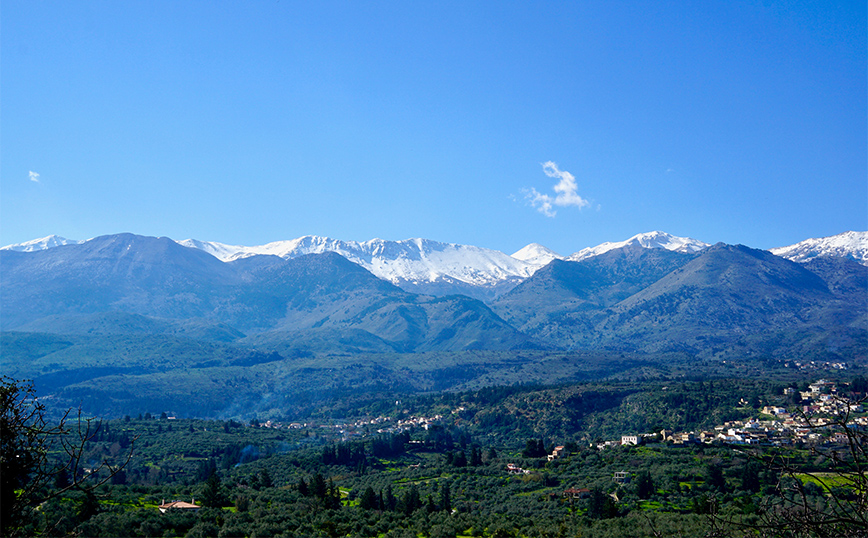Τα επιβλητικά Λευκά Όρη στην Κρήτη