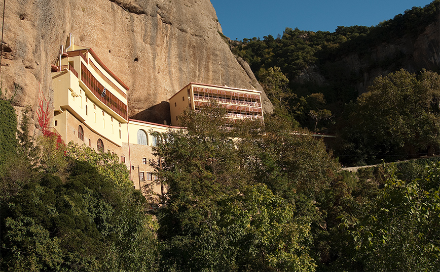 Το Μέγα Σπήλαιο στα Καλάβρυτα Το Μέγα Σπήλαιο στα Καλάβρυτα