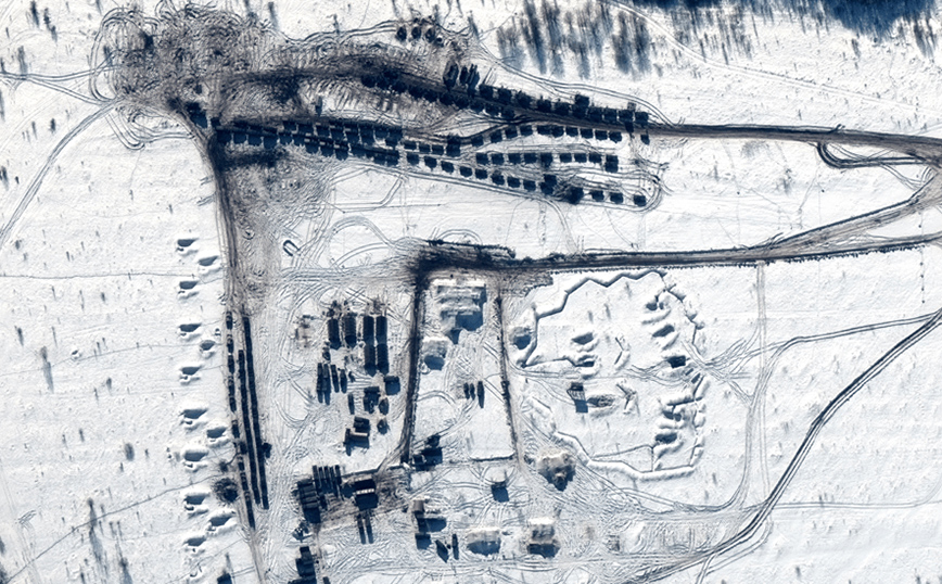 Ουκρανία: Παραμένει ο στρατός της Ρωσίας στα σύνορα δείχνουν δορυφορικές εικόνες