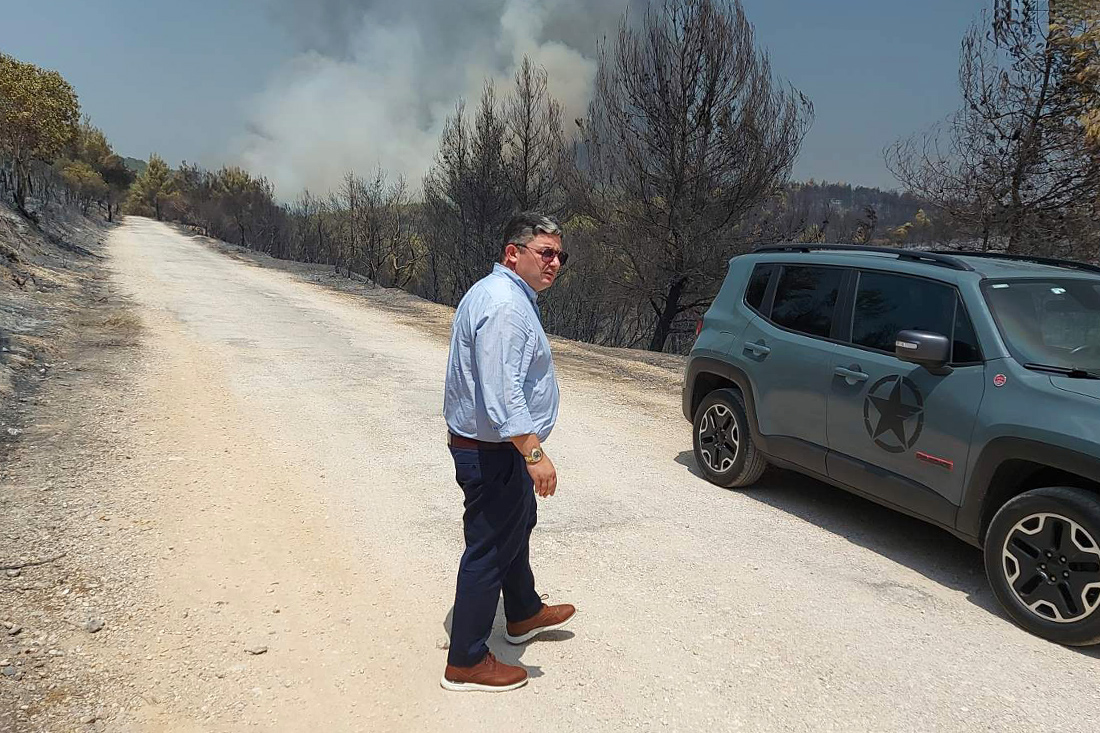 Σπύρος Βρεττός Σπύρος Βρεττός