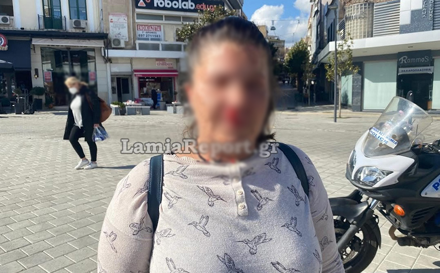 Λαμία: «Βοήθεια, θα με σκοτώσει» – Επίθεση σε γυναίκα στη μέση της πλατείας