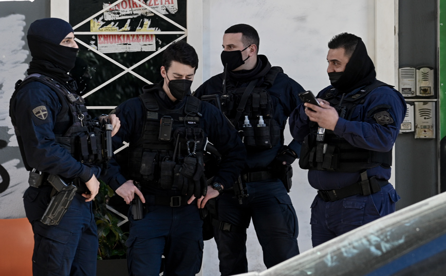 Ακόμη πέντε «λουκέτα» σε συνδέσμους οπαδών στην Αττική – Κατασχέθηκαν φωτοβολίδες