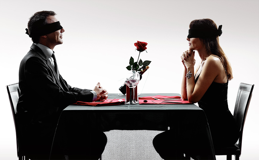 Tinder: Επαναφέρει το ραντεβού στα τυφλά – Τι αλλάζει στα match