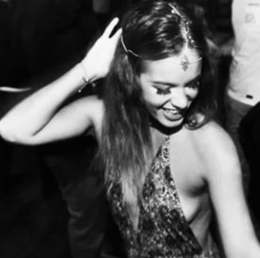 Γυμνάστρια που φέρεται να έκανε σεξ με μαθητή στη Σκωτία Γυμνάστρια που φέρεται να έκανε σεξ με μαθητή στη Σκωτία