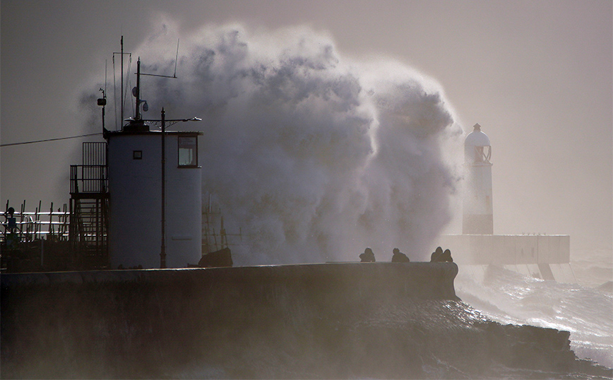 Τεράστιο κύμα Τεράστιο κύμα