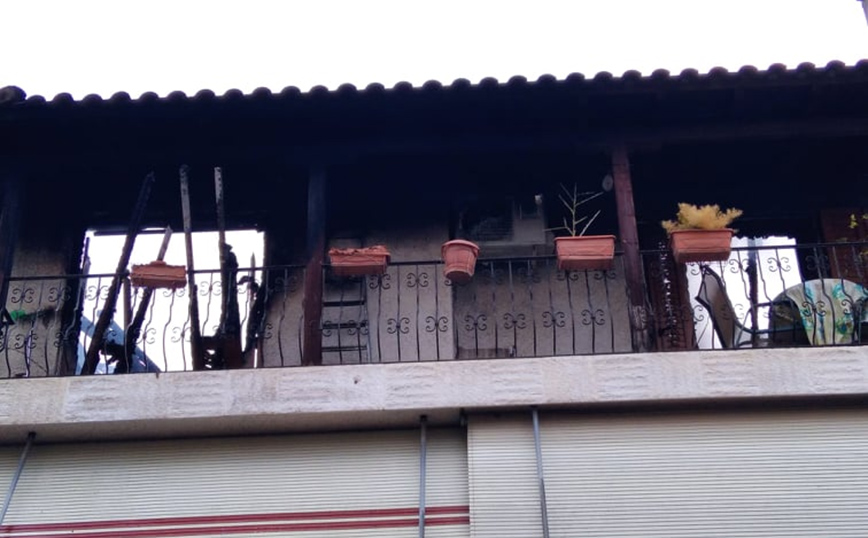 Λάρισα: Με εγκαύματα μια γυναίκα από φωτιά σε διαμέρισμα &#8211; Εικόνες από την κατάσβεση