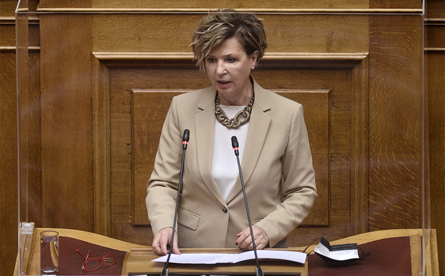 Διαψεύδει η Όλγα Γεροβασίλη ότι η κυβέρνηση απέκρυψε τη δικογραφία για το μπάζωμα στα Τέμπη